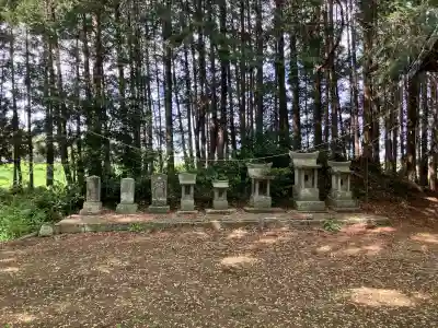 五社神社の{uncategorized: "未分類", other: "その他", undefined: "問題あり", building: "その他建物", grave: "お墓", sacred_gate: "鳥居", guardian: "狛犬", statue: "像", buddha: "仏像", history: "歴史", nature: "自然", garden: "庭園", animal: "動物", pagoda: "塔", temizu: "手水舎", mountain_gate: "山門・神門", sanctuary: "本殿・本堂", subordinate: "末社・摂社", art: "芸術", scenery: "景色", jizo: "地蔵", ema: "絵馬", goshuin: "御朱印", omikuji: "おみくじ", items: "授与品その他", amulet: "お守り", goshuincho: "御朱印帳", eats: "食事", festival: "お祭り", votive_dance: "神楽", shichigosan: "七五三参", wedding: "結婚式", experience: "体験その他", initially: "初詣", around: "周辺", anti_infection: "感染症対策"}