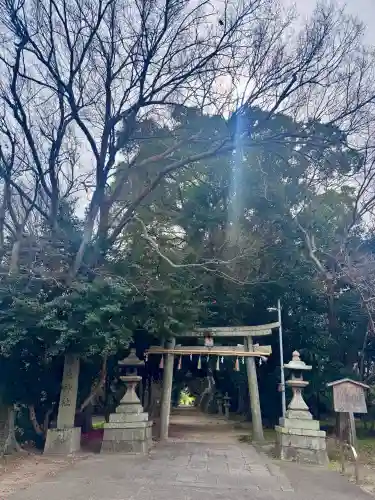 凉森神社の{uncategorized: "未分類", other: "その他", undefined: "問題あり", building: "その他建物", grave: "お墓", sacred_gate: "鳥居", guardian: "狛犬", statue: "像", buddha: "仏像", history: "歴史", nature: "自然", garden: "庭園", animal: "動物", pagoda: "塔", temizu: "手水舎", mountain_gate: "山門・神門", sanctuary: "本殿・本堂", subordinate: "末社・摂社", art: "芸術", scenery: "景色", jizo: "地蔵", ema: "絵馬", goshuin: "御朱印", omikuji: "おみくじ", items: "授与品その他", amulet: "お守り", goshuincho: "御朱印帳", eats: "食事", festival: "お祭り", votive_dance: "神楽", shichigosan: "七五三参", wedding: "結婚式", experience: "体験その他", initially: "初詣", around: "周辺", anti_infection: "感染症対策"}