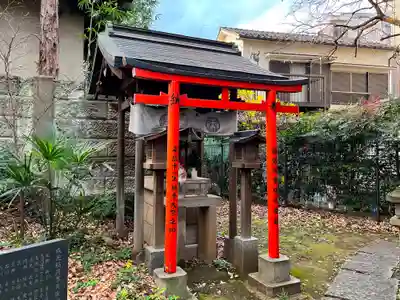 威光稲荷堂の末社・摂社