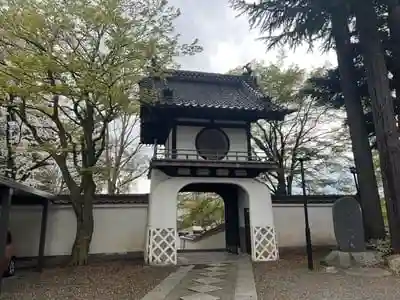 大慈寺の山門