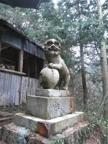 七所神社の狛犬