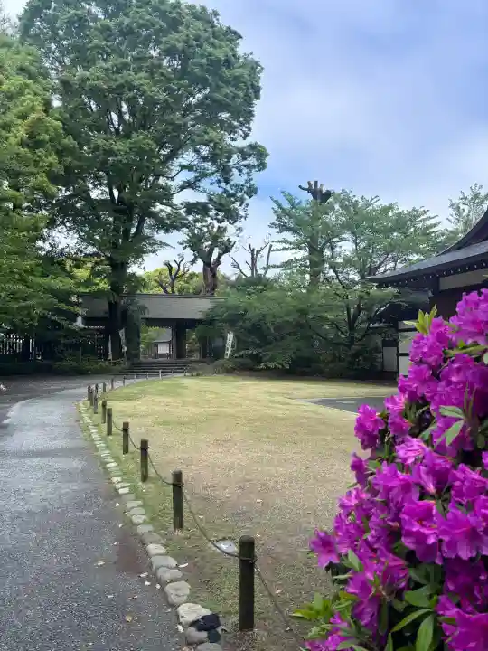 阿佐ヶ谷神明宮の{uncategorized: "未分類", other: "その他", undefined: "問題あり", building: "その他建物", grave: "お墓", sacred_gate: "鳥居", guardian: "狛犬", statue: "像", buddha: "仏像", history: "歴史", nature: "自然", garden: "庭園", animal: "動物", pagoda: "塔", temizu: "手水舎", mountain_gate: "山門・神門", sanctuary: "本殿・本堂", subordinate: "末社・摂社", art: "芸術", scenery: "景色", jizo: "地蔵", ema: "絵馬", goshuin: "御朱印", omikuji: "おみくじ", items: "授与品その他", amulet: "お守り", goshuincho: "御朱印帳", eats: "食事", festival: "お祭り", votive_dance: "神楽", shichigosan: "七五三参", wedding: "結婚式", experience: "体験その他", initially: "初詣", around: "周辺", anti_infection: "感染症対策"}