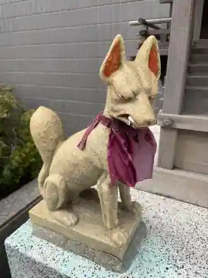 稲荷神社の{uncategorized: "未分類", other: "その他", undefined: "問題あり", building: "その他建物", grave: "お墓", sacred_gate: "鳥居", guardian: "狛犬", statue: "像", buddha: "仏像", history: "歴史", nature: "自然", garden: "庭園", animal: "動物", pagoda: "塔", temizu: "手水舎", mountain_gate: "山門・神門", sanctuary: "本殿・本堂", subordinate: "末社・摂社", art: "芸術", scenery: "景色", jizo: "地蔵", ema: "絵馬", goshuin: "御朱印", omikuji: "おみくじ", items: "授与品その他", amulet: "お守り", goshuincho: "御朱印帳", eats: "食事", festival: "お祭り", votive_dance: "神楽", shichigosan: "七五三参", wedding: "結婚式", experience: "体験その他", initially: "初詣", around: "周辺", anti_infection: "感染症対策"}