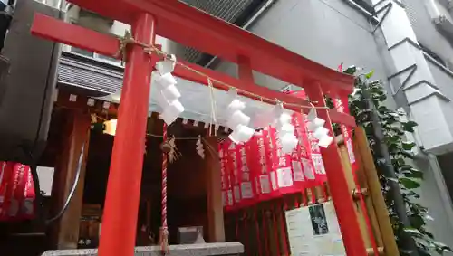 宝童稲荷神社の鳥居