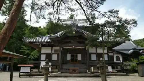 誕生寺の本殿・本堂