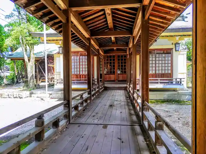 白山社の本殿・本堂