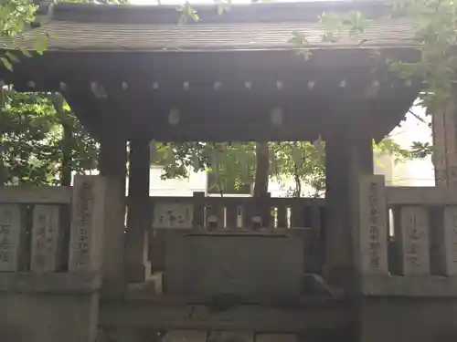神明氷川神社の手水舎