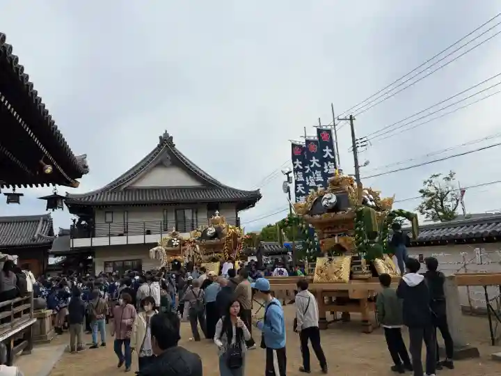 大塩天満宮の{uncategorized: "未分類", other: "その他", undefined: "問題あり", building: "その他建物", grave: "お墓", sacred_gate: "鳥居", guardian: "狛犬", statue: "像", buddha: "仏像", history: "歴史", nature: "自然", garden: "庭園", animal: "動物", pagoda: "塔", temizu: "手水舎", mountain_gate: "山門・神門", sanctuary: "本殿・本堂", subordinate: "末社・摂社", art: "芸術", scenery: "景色", jizo: "地蔵", ema: "絵馬", goshuin: "御朱印", omikuji: "おみくじ", items: "授与品その他", amulet: "お守り", goshuincho: "御朱印帳", eats: "食事", festival: "お祭り", votive_dance: "神楽", shichigosan: "七五三参", wedding: "結婚式", experience: "体験その他", initially: "初詣", around: "周辺", anti_infection: "感染症対策"}
