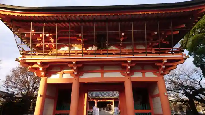 美江寺の山門・神門