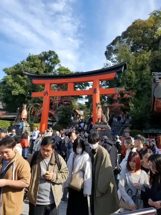 伏見稲荷大社の{uncategorized: "未分類", other: "その他", undefined: "問題あり", building: "その他建物", grave: "お墓", sacred_gate: "鳥居", guardian: "狛犬", statue: "像", buddha: "仏像", history: "歴史", nature: "自然", garden: "庭園", animal: "動物", pagoda: "塔", temizu: "手水舎", mountain_gate: "山門・神門", sanctuary: "本殿・本堂", subordinate: "末社・摂社", art: "芸術", scenery: "景色", jizo: "地蔵", ema: "絵馬", goshuin: "御朱印", omikuji: "おみくじ", items: "授与品その他", amulet: "お守り", goshuincho: "御朱印帳", eats: "食事", festival: "お祭り", votive_dance: "神楽", shichigosan: "七五三参", wedding: "結婚式", experience: "体験その他", initially: "初詣", around: "周辺", anti_infection: "感染症対策"}