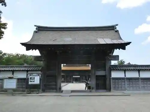 瑞龍寺の山門