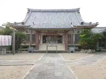 医王寺の本殿・本堂