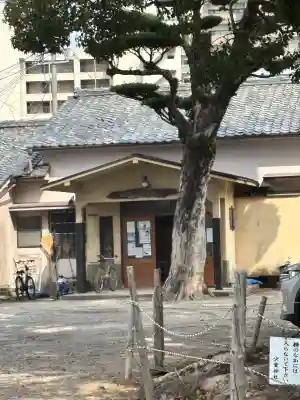 少童神社の{uncategorized: "未分類", other: "その他", undefined: "問題あり", building: "その他建物", grave: "お墓", sacred_gate: "鳥居", guardian: "狛犬", statue: "像", buddha: "仏像", history: "歴史", nature: "自然", garden: "庭園", animal: "動物", pagoda: "塔", temizu: "手水舎", mountain_gate: "山門・神門", sanctuary: "本殿・本堂", subordinate: "末社・摂社", art: "芸術", scenery: "景色", jizo: "地蔵", ema: "絵馬", goshuin: "御朱印", omikuji: "おみくじ", items: "授与品その他", amulet: "お守り", goshuincho: "御朱印帳", eats: "食事", festival: "お祭り", votive_dance: "神楽", shichigosan: "七五三参", wedding: "結婚式", experience: "体験その他", initially: "初詣", around: "周辺", anti_infection: "感染症対策"}