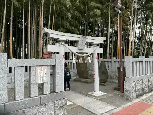 不知森神社の{uncategorized: "未分類", other: "その他", undefined: "問題あり", building: "その他建物", grave: "お墓", sacred_gate: "鳥居", guardian: "狛犬", statue: "像", buddha: "仏像", history: "歴史", nature: "自然", garden: "庭園", animal: "動物", pagoda: "塔", temizu: "手水舎", mountain_gate: "山門・神門", sanctuary: "本殿・本堂", subordinate: "末社・摂社", art: "芸術", scenery: "景色", jizo: "地蔵", ema: "絵馬", goshuin: "御朱印", omikuji: "おみくじ", items: "授与品その他", amulet: "お守り", goshuincho: "御朱印帳", eats: "食事", festival: "お祭り", votive_dance: "神楽", shichigosan: "七五三参", wedding: "結婚式", experience: "体験その他", initially: "初詣", around: "周辺", anti_infection: "感染症対策"}