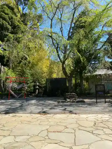 伊豆山神社の{uncategorized: "未分類", other: "その他", undefined: "問題あり", building: "その他建物", grave: "お墓", sacred_gate: "鳥居", guardian: "狛犬", statue: "像", buddha: "仏像", history: "歴史", nature: "自然", garden: "庭園", animal: "動物", pagoda: "塔", temizu: "手水舎", mountain_gate: "山門・神門", sanctuary: "本殿・本堂", subordinate: "末社・摂社", art: "芸術", scenery: "景色", jizo: "地蔵", ema: "絵馬", goshuin: "御朱印", omikuji: "おみくじ", items: "授与品その他", amulet: "お守り", goshuincho: "御朱印帳", eats: "食事", festival: "お祭り", votive_dance: "神楽", shichigosan: "七五三参", wedding: "結婚式", experience: "体験その他", initially: "初詣", around: "周辺", anti_infection: "感染症対策"}