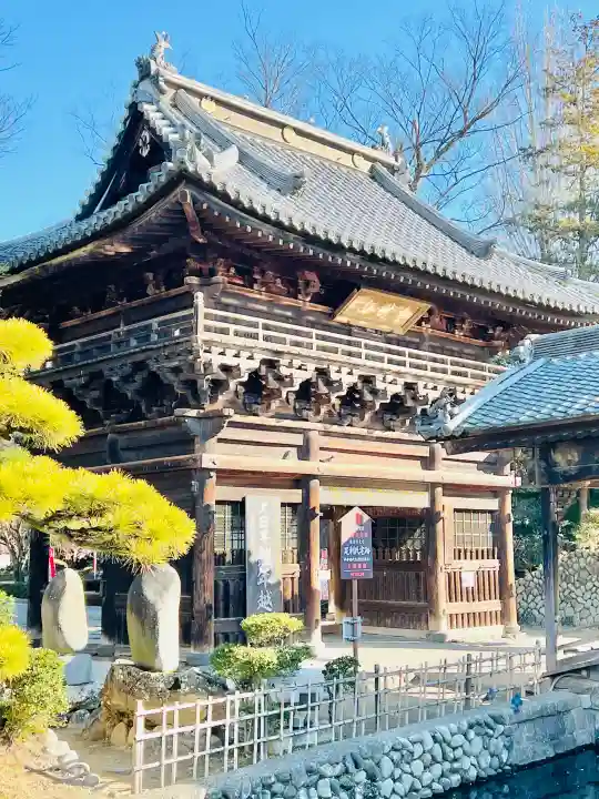 鑁阿寺の{uncategorized: "未分類", other: "その他", undefined: "問題あり", building: "その他建物", grave: "お墓", sacred_gate: "鳥居", guardian: "狛犬", statue: "像", buddha: "仏像", history: "歴史", nature: "自然", garden: "庭園", animal: "動物", pagoda: "塔", temizu: "手水舎", mountain_gate: "山門・神門", sanctuary: "本殿・本堂", subordinate: "末社・摂社", art: "芸術", scenery: "景色", jizo: "地蔵", ema: "絵馬", goshuin: "御朱印", omikuji: "おみくじ", items: "授与品その他", amulet: "お守り", goshuincho: "御朱印帳", eats: "食事", festival: "お祭り", votive_dance: "神楽", shichigosan: "七五三参", wedding: "結婚式", experience: "体験その他", initially: "初詣", around: "周辺", anti_infection: "感染症対策"}