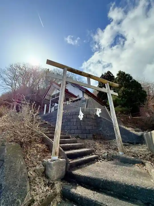 小谷石神社の{uncategorized: "未分類", other: "その他", undefined: "問題あり", building: "その他建物", grave: "お墓", sacred_gate: "鳥居", guardian: "狛犬", statue: "像", buddha: "仏像", history: "歴史", nature: "自然", garden: "庭園", animal: "動物", pagoda: "塔", temizu: "手水舎", mountain_gate: "山門・神門", sanctuary: "本殿・本堂", subordinate: "末社・摂社", art: "芸術", scenery: "景色", jizo: "地蔵", ema: "絵馬", goshuin: "御朱印", omikuji: "おみくじ", items: "授与品その他", amulet: "お守り", goshuincho: "御朱印帳", eats: "食事", festival: "お祭り", votive_dance: "神楽", shichigosan: "七五三参", wedding: "結婚式", experience: "体験その他", initially: "初詣", around: "周辺", anti_infection: "感染症対策"}