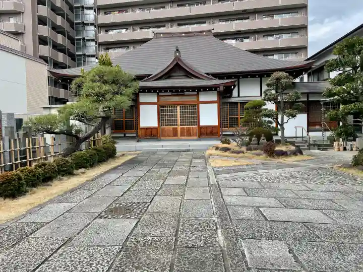龍光寺の{uncategorized: "未分類", other: "その他", undefined: "問題あり", building: "その他建物", grave: "お墓", sacred_gate: "鳥居", guardian: "狛犬", statue: "像", buddha: "仏像", history: "歴史", nature: "自然", garden: "庭園", animal: "動物", pagoda: "塔", temizu: "手水舎", mountain_gate: "山門・神門", sanctuary: "本殿・本堂", subordinate: "末社・摂社", art: "芸術", scenery: "景色", jizo: "地蔵", ema: "絵馬", goshuin: "御朱印", omikuji: "おみくじ", items: "授与品その他", amulet: "お守り", goshuincho: "御朱印帳", eats: "食事", festival: "お祭り", votive_dance: "神楽", shichigosan: "七五三参", wedding: "結婚式", experience: "体験その他", initially: "初詣", around: "周辺", anti_infection: "感染症対策"}