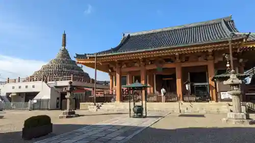 壬生寺の本殿・本堂