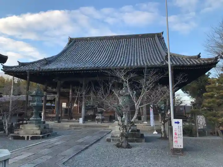 穴太寺の本殿・本堂