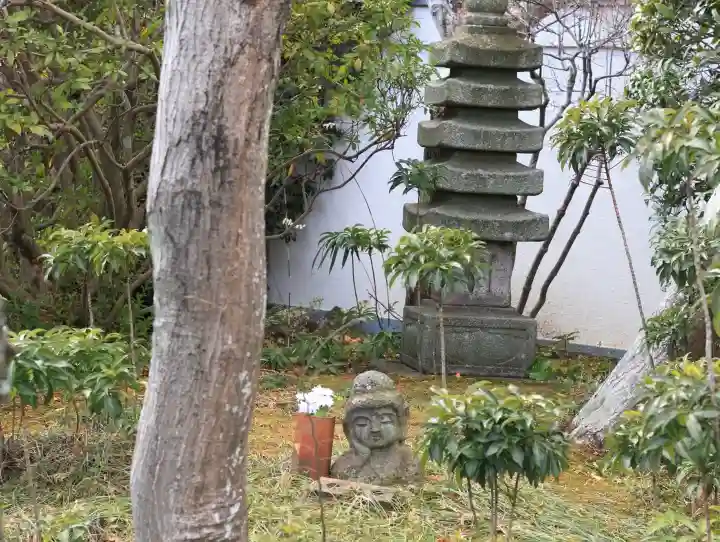 龍泉寺の{uncategorized: "未分類", other: "その他", undefined: "問題あり", building: "その他建物", grave: "お墓", sacred_gate: "鳥居", guardian: "狛犬", statue: "像", buddha: "仏像", history: "歴史", nature: "自然", garden: "庭園", animal: "動物", pagoda: "塔", temizu: "手水舎", mountain_gate: "山門・神門", sanctuary: "本殿・本堂", subordinate: "末社・摂社", art: "芸術", scenery: "景色", jizo: "地蔵", ema: "絵馬", goshuin: "御朱印", omikuji: "おみくじ", items: "授与品その他", amulet: "お守り", goshuincho: "御朱印帳", eats: "食事", festival: "お祭り", votive_dance: "神楽", shichigosan: "七五三参", wedding: "結婚式", experience: "体験その他", initially: "初詣", around: "周辺", anti_infection: "感染症対策"}