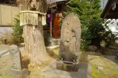 筑土八幡神社の像