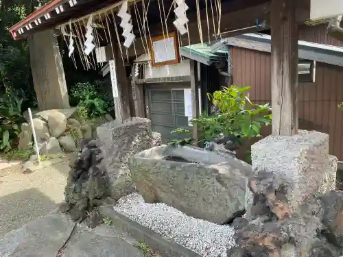 子之神社の{uncategorized: "未分類", other: "その他", undefined: "問題あり", building: "その他建物", grave: "お墓", sacred_gate: "鳥居", guardian: "狛犬", statue: "像", buddha: "仏像", history: "歴史", nature: "自然", garden: "庭園", animal: "動物", pagoda: "塔", temizu: "手水舎", mountain_gate: "山門・神門", sanctuary: "本殿・本堂", subordinate: "末社・摂社", art: "芸術", scenery: "景色", jizo: "地蔵", ema: "絵馬", goshuin: "御朱印", omikuji: "おみくじ", items: "授与品その他", amulet: "お守り", goshuincho: "御朱印帳", eats: "食事", festival: "お祭り", votive_dance: "神楽", shichigosan: "七五三参", wedding: "結婚式", experience: "体験その他", initially: "初詣", around: "周辺", anti_infection: "感染症対策"}