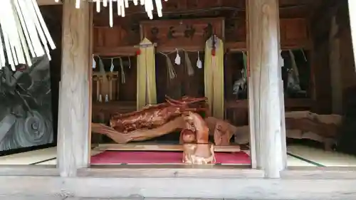 縣主神社の本殿