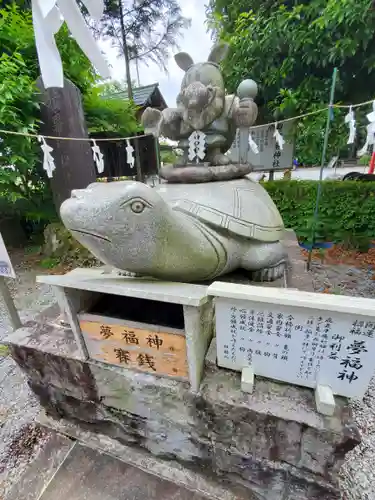 磐裂根裂神社の像