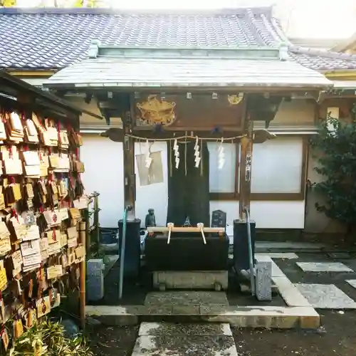 品川神社の手水舎