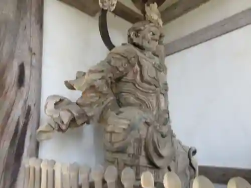 西明寺の像