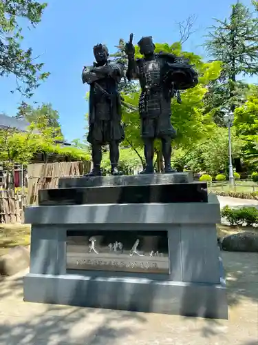 上杉神社の像