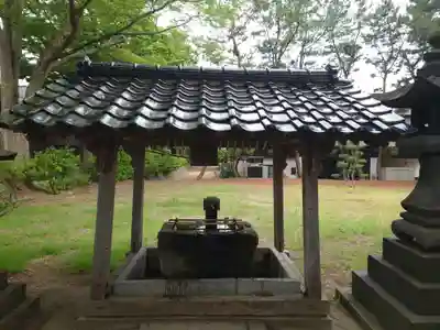 三居稲荷神社の手水舎