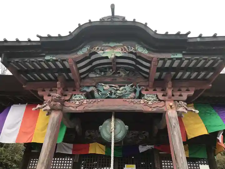 埼玉厄除け開運大師・龍泉寺(切り絵御朱印発祥の寺)の本殿・本堂