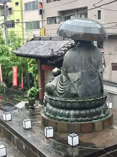 眞性寺の像