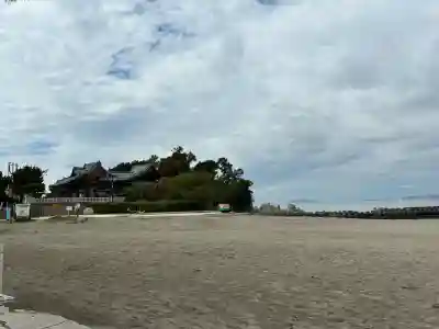 森戸大明神（森戸神社）の{uncategorized: "未分類", other: "その他", undefined: "問題あり", building: "その他建物", grave: "お墓", sacred_gate: "鳥居", guardian: "狛犬", statue: "像", buddha: "仏像", history: "歴史", nature: "自然", garden: "庭園", animal: "動物", pagoda: "塔", temizu: "手水舎", mountain_gate: "山門・神門", sanctuary: "本殿・本堂", subordinate: "末社・摂社", art: "芸術", scenery: "景色", jizo: "地蔵", ema: "絵馬", goshuin: "御朱印", omikuji: "おみくじ", items: "授与品その他", amulet: "お守り", goshuincho: "御朱印帳", eats: "食事", festival: "お祭り", votive_dance: "神楽", shichigosan: "七五三参", wedding: "結婚式", experience: "体験その他", initially: "初詣", around: "周辺", anti_infection: "感染症対策"}