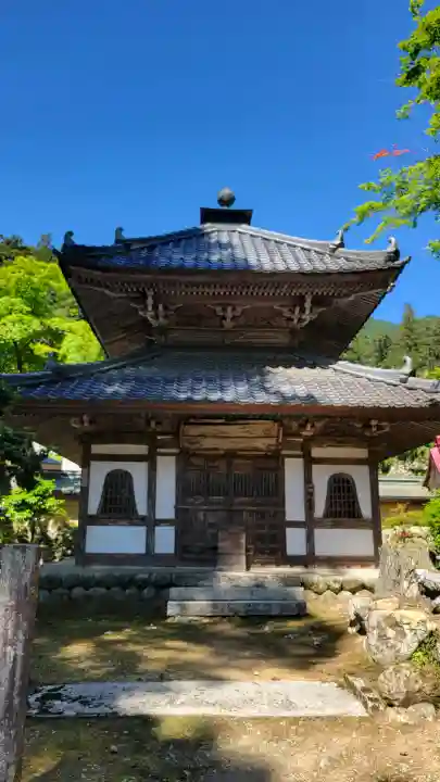 華厳寺の{uncategorized: "未分類", other: "その他", undefined: "問題あり", building: "その他建物", grave: "お墓", sacred_gate: "鳥居", guardian: "狛犬", statue: "像", buddha: "仏像", history: "歴史", nature: "自然", garden: "庭園", animal: "動物", pagoda: "塔", temizu: "手水舎", mountain_gate: "山門・神門", sanctuary: "本殿・本堂", subordinate: "末社・摂社", art: "芸術", scenery: "景色", jizo: "地蔵", ema: "絵馬", goshuin: "御朱印", omikuji: "おみくじ", items: "授与品その他", amulet: "お守り", goshuincho: "御朱印帳", eats: "食事", festival: "お祭り", votive_dance: "神楽", shichigosan: "七五三参", wedding: "結婚式", experience: "体験その他", initially: "初詣", around: "周辺", anti_infection: "感染症対策"}