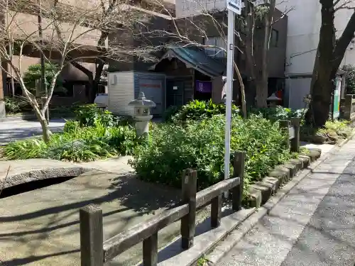 繁栄お玉稲荷大明神の{uncategorized: "未分類", other: "その他", undefined: "問題あり", building: "その他建物", grave: "お墓", sacred_gate: "鳥居", guardian: "狛犬", statue: "像", buddha: "仏像", history: "歴史", nature: "自然", garden: "庭園", animal: "動物", pagoda: "塔", temizu: "手水舎", mountain_gate: "山門・神門", sanctuary: "本殿・本堂", subordinate: "末社・摂社", art: "芸術", scenery: "景色", jizo: "地蔵", ema: "絵馬", goshuin: "御朱印", omikuji: "おみくじ", items: "授与品その他", amulet: "お守り", goshuincho: "御朱印帳", eats: "食事", festival: "お祭り", votive_dance: "神楽", shichigosan: "七五三参", wedding: "結婚式", experience: "体験その他", initially: "初詣", around: "周辺", anti_infection: "感染症対策"}