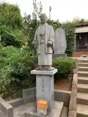 横浜御嶽神社の像