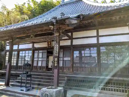 威徳寺の本殿・本堂