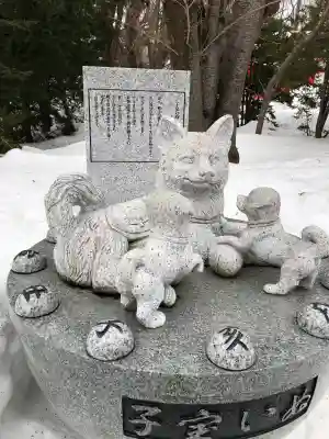 住吉神社の{uncategorized: "未分類", other: "その他", undefined: "問題あり", building: "その他建物", grave: "お墓", sacred_gate: "鳥居", guardian: "狛犬", statue: "像", buddha: "仏像", history: "歴史", nature: "自然", garden: "庭園", animal: "動物", pagoda: "塔", temizu: "手水舎", mountain_gate: "山門・神門", sanctuary: "本殿・本堂", subordinate: "末社・摂社", art: "芸術", scenery: "景色", jizo: "地蔵", ema: "絵馬", goshuin: "御朱印", omikuji: "おみくじ", items: "授与品その他", amulet: "お守り", goshuincho: "御朱印帳", eats: "食事", festival: "お祭り", votive_dance: "神楽", shichigosan: "七五三参", wedding: "結婚式", experience: "体験その他", initially: "初詣", around: "周辺", anti_infection: "感染症対策"}