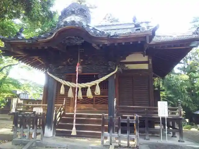 島護産泰神社の本殿