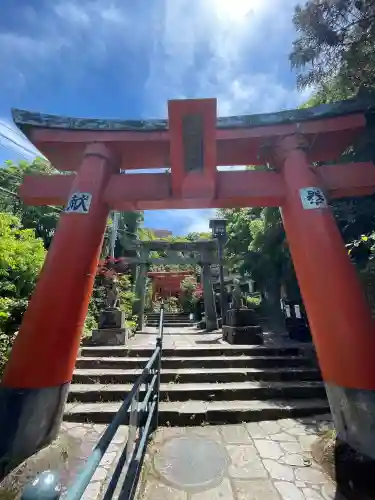 若宮稲荷神社の{uncategorized: "未分類", other: "その他", undefined: "問題あり", building: "その他建物", grave: "お墓", sacred_gate: "鳥居", guardian: "狛犬", statue: "像", buddha: "仏像", history: "歴史", nature: "自然", garden: "庭園", animal: "動物", pagoda: "塔", temizu: "手水舎", mountain_gate: "山門・神門", sanctuary: "本殿・本堂", subordinate: "末社・摂社", art: "芸術", scenery: "景色", jizo: "地蔵", ema: "絵馬", goshuin: "御朱印", omikuji: "おみくじ", items: "授与品その他", amulet: "お守り", goshuincho: "御朱印帳", eats: "食事", festival: "お祭り", votive_dance: "神楽", shichigosan: "七五三参", wedding: "結婚式", experience: "体験その他", initially: "初詣", around: "周辺", anti_infection: "感染症対策"}