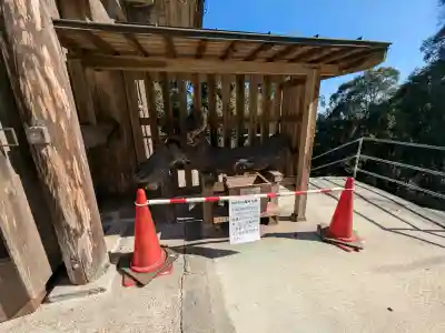 東霧島神社の{uncategorized: "未分類", other: "その他", undefined: "問題あり", building: "その他建物", grave: "お墓", sacred_gate: "鳥居", guardian: "狛犬", statue: "像", buddha: "仏像", history: "歴史", nature: "自然", garden: "庭園", animal: "動物", pagoda: "塔", temizu: "手水舎", mountain_gate: "山門・神門", sanctuary: "本殿・本堂", subordinate: "末社・摂社", art: "芸術", scenery: "景色", jizo: "地蔵", ema: "絵馬", goshuin: "御朱印", omikuji: "おみくじ", items: "授与品その他", amulet: "お守り", goshuincho: "御朱印帳", eats: "食事", festival: "お祭り", votive_dance: "神楽", shichigosan: "七五三参", wedding: "結婚式", experience: "体験その他", initially: "初詣", around: "周辺", anti_infection: "感染症対策"}