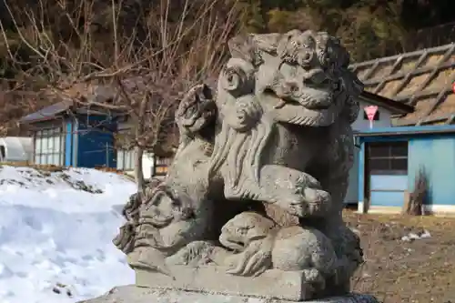 諏訪神社の狛犬