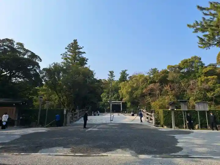 伊勢神宮外宮(豊受大神宮)の{uncategorized: "未分類", other: "その他", undefined: "問題あり", building: "その他建物", grave: "お墓", sacred_gate: "鳥居", guardian: "狛犬", statue: "像", buddha: "仏像", history: "歴史", nature: "自然", garden: "庭園", animal: "動物", pagoda: "塔", temizu: "手水舎", mountain_gate: "山門・神門", sanctuary: "本殿・本堂", subordinate: "末社・摂社", art: "芸術", scenery: "景色", jizo: "地蔵", ema: "絵馬", goshuin: "御朱印", omikuji: "おみくじ", items: "授与品その他", amulet: "お守り", goshuincho: "御朱印帳", eats: "食事", festival: "お祭り", votive_dance: "神楽", shichigosan: "七五三参", wedding: "結婚式", experience: "体験その他", initially: "初詣", around: "周辺", anti_infection: "感染症対策"}