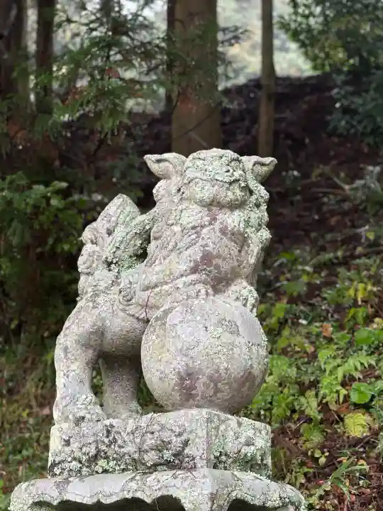 階見八幡神社の狛犬