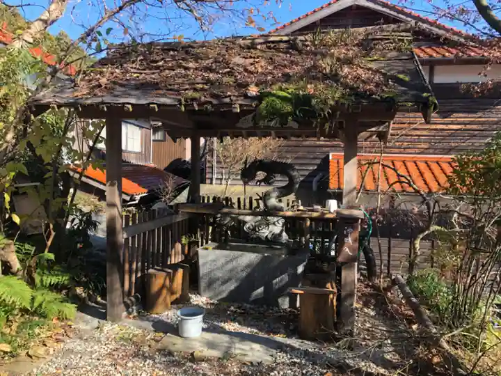 雲林寺の手水舎