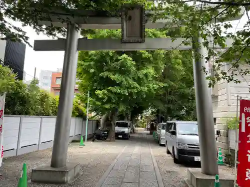 穏田神社の鳥居