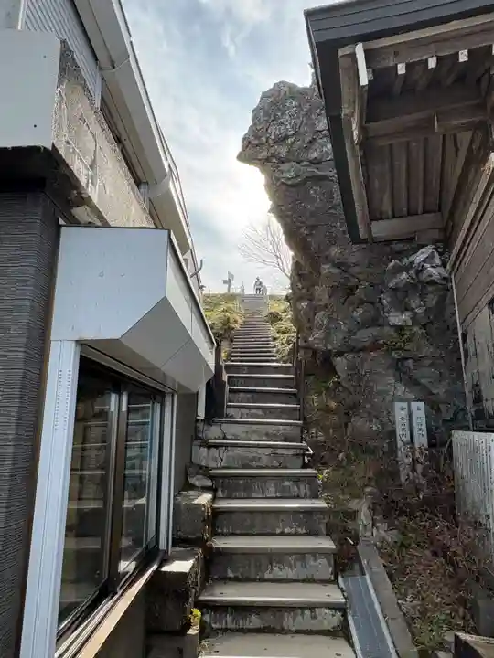 劔山本宮宝蔵石神社(徳島県)